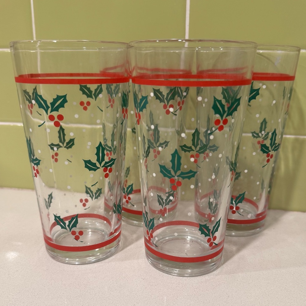 Festive Holiday Glasses with Holly Design - Set of 4